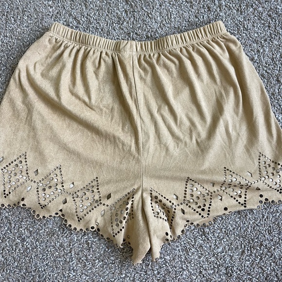 Alya shorts - Picture 3 of 3
